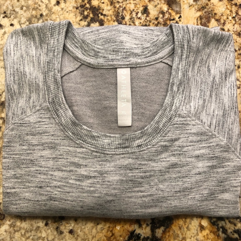 ATHLETA long sleeve rounded edge top. Really soft and IN EUC